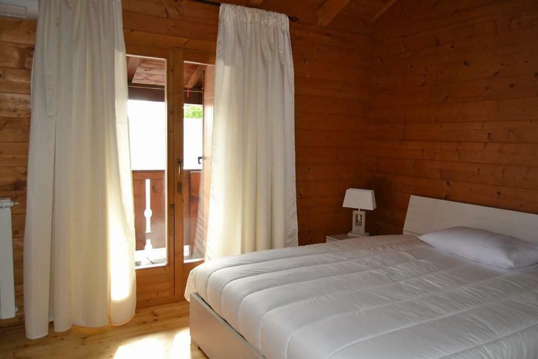 Chalet L Oasi Di Ambra 8 Posti Letto Con Uso Piscina Ardea Exterior photo