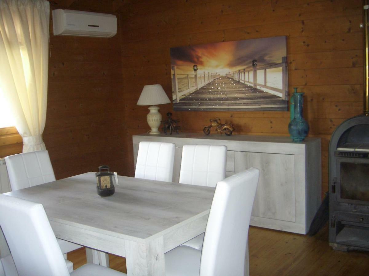 Chalet L Oasi Di Ambra 8 Posti Letto Con Uso Piscina Ardea Exterior photo