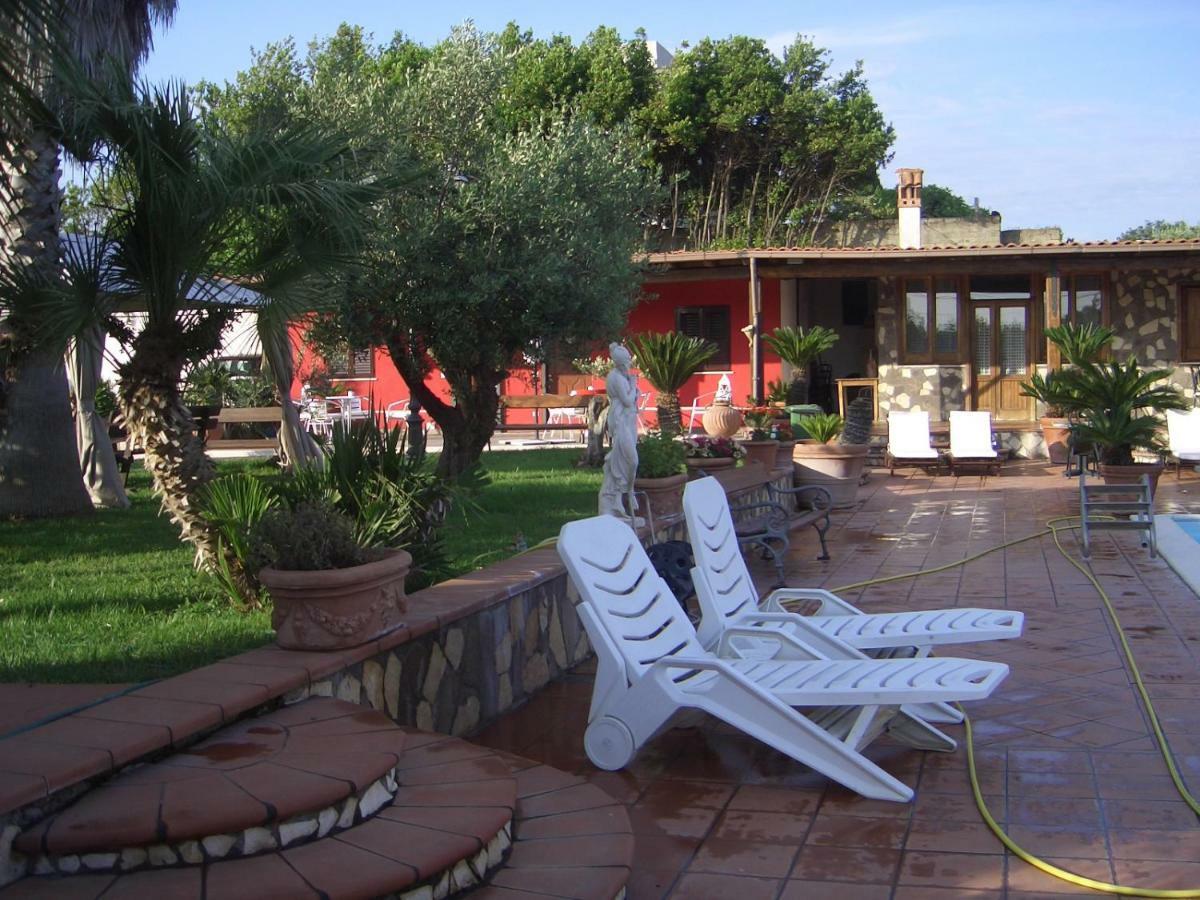 Chalet L Oasi Di Ambra 8 Posti Letto Con Uso Piscina Ardea Exterior photo